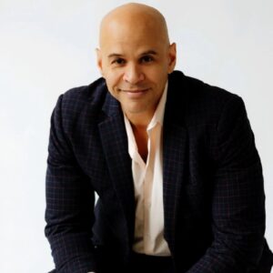 DR. STEFANO SINICROPI SELECTED AS TOP SPINE SURGEON OF THE YEAR BY IAOTP