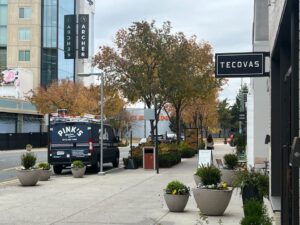 Pink’s Window Services Expands Partnership with Tecovas, Now Cleaning 30+ Stores Nationwide