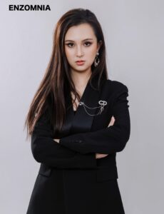 Shaping Elegance: How Global Icon Ploypailin Thitinaphaphong Bridges Pageantry and Fashion