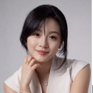 Influential Women Showcases Sara Chujun Li: NY Jewelry Designer Elevates Modern Adornment With Cultural Craftsmanship